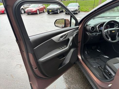 Used 2023 Chevrolet Blazer LT FWD image 26