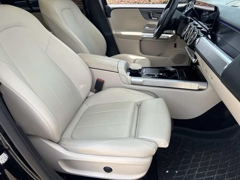 Used 2022 Mercedes-Benz GLB 250 4MATIC image 10