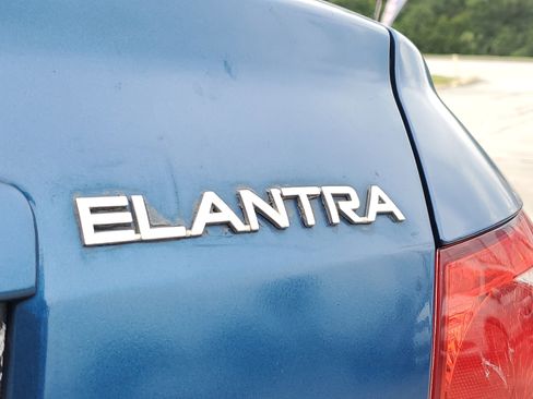 Used 2005 Hyundai Elantra GLS FWD image 6