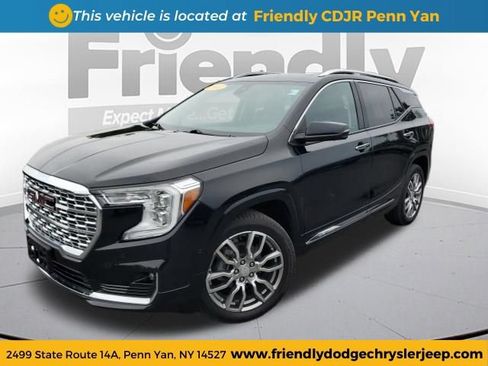 Used 2022 GMC Terrain Denali w/ Denali Premium Package AWD/4WD image 1