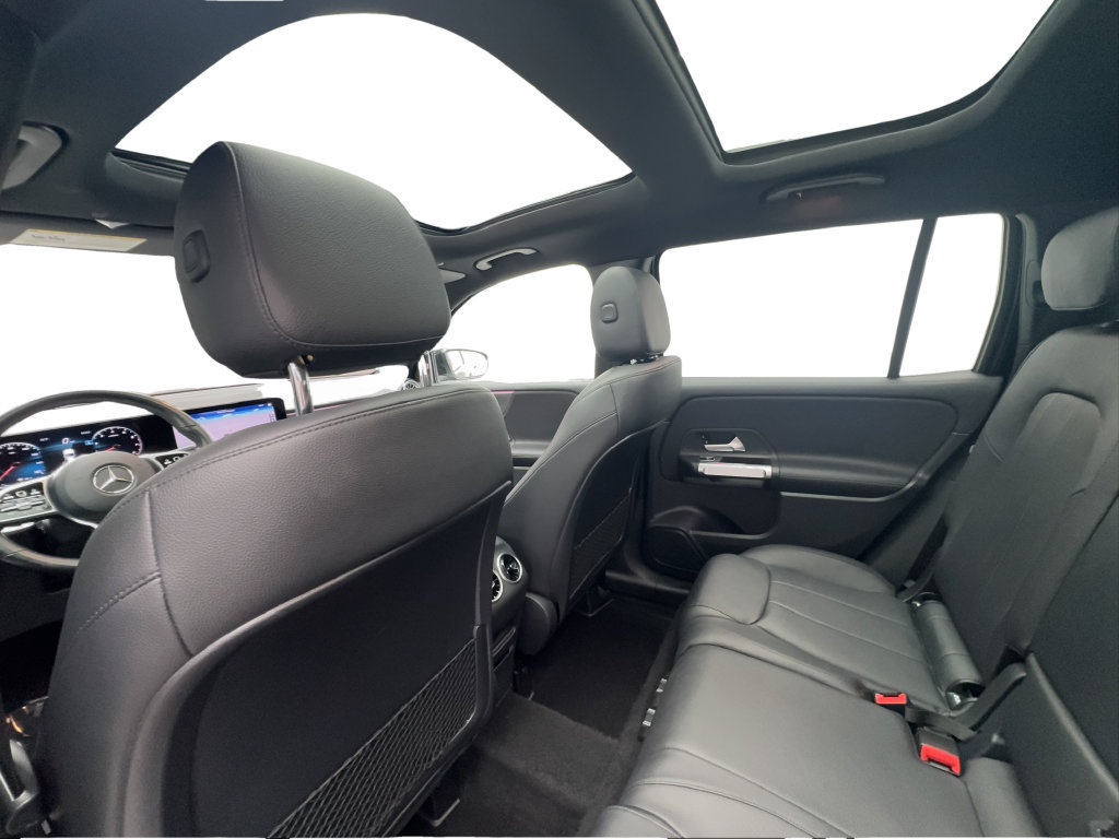 Used 2022 Mercedes-Benz GLB 250 4MATIC w/ Premium Package Lite image 25
