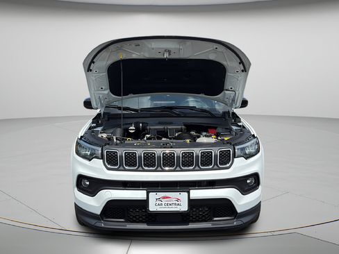 Used 2024 Jeep Compass Latitude w/ Altitude Special Edition AWD/4WD image 22