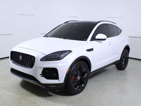 Used 2022 Jaguar E-PACE SE image 4