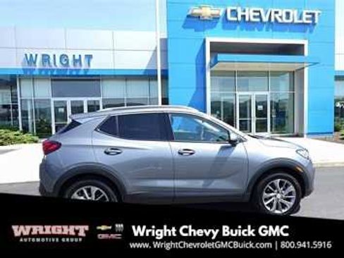 Used 2022 Buick Encore GX Essence w/ Experience Buick Package image 2