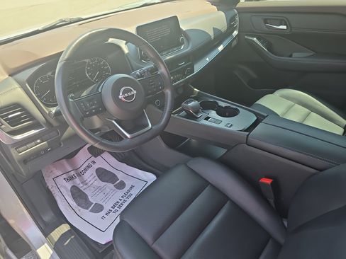 Used 2023 Nissan Rogue SV w/ SV Premium B Package FWD image 15