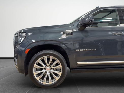 Used 2021 GMC Yukon Denali w/ Denali Premium Package image 2