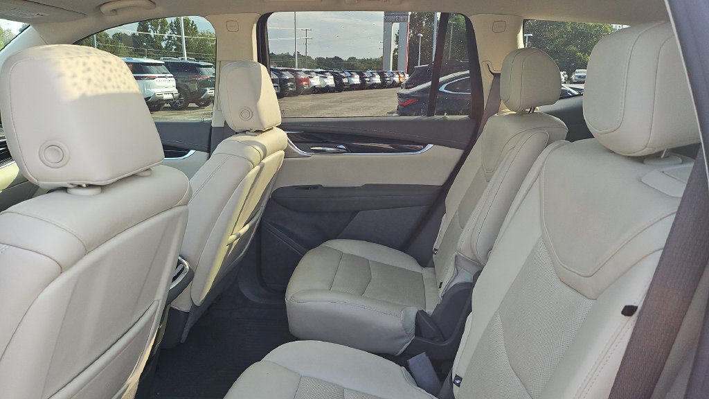 Used 2020 Cadillac XT6 Premium Luxury AWD/4WD image 6