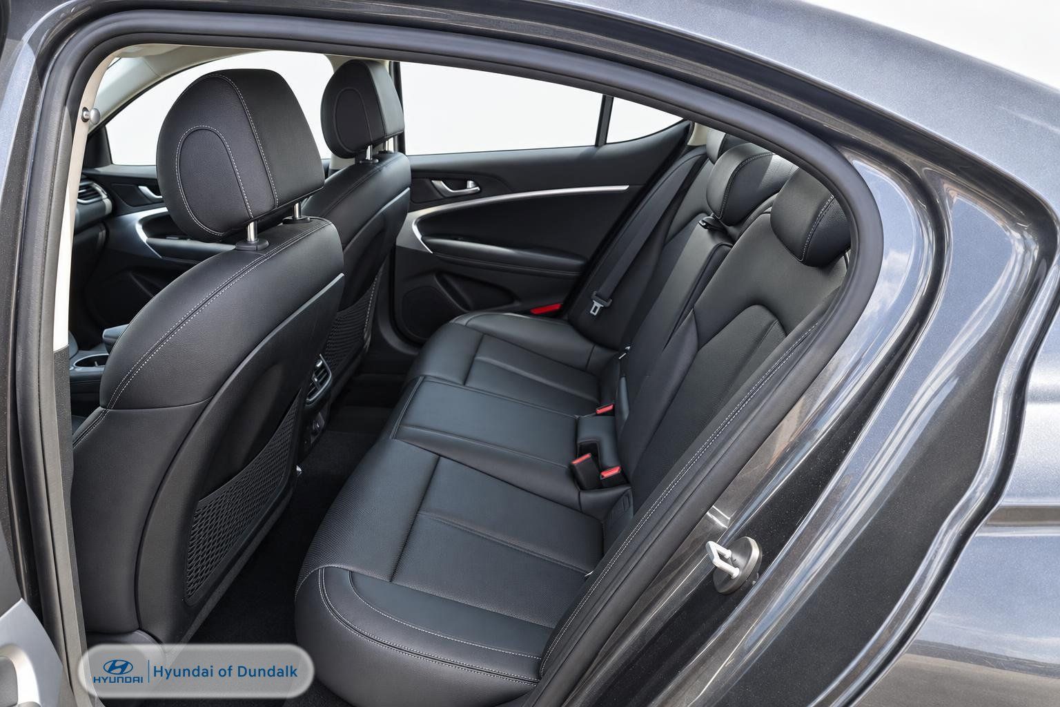Used 2023 Genesis G70 2.0T RWD image 9