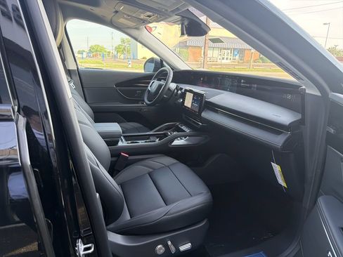 New 2026 Lincoln Nautilus Premier w/ Equipment Group 102A AWD/4WD image 7