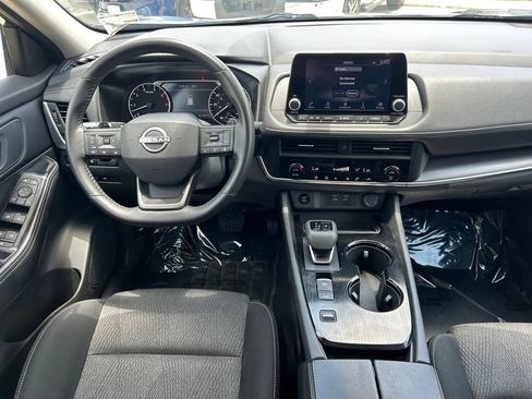 Used 2025 Nissan Rogue SV FWD image 14