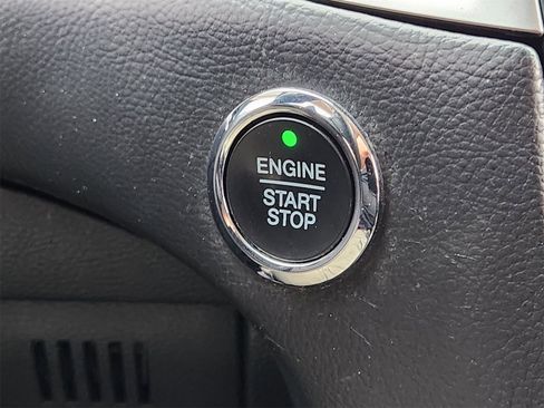 Used 2020 Ford Edge SEL image 29