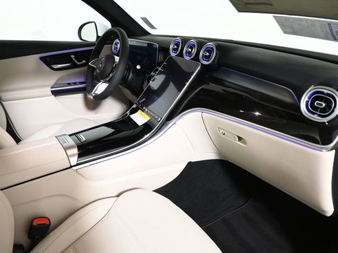 New 2026 Mercedes-Benz GLC 300 4MATIC image 19