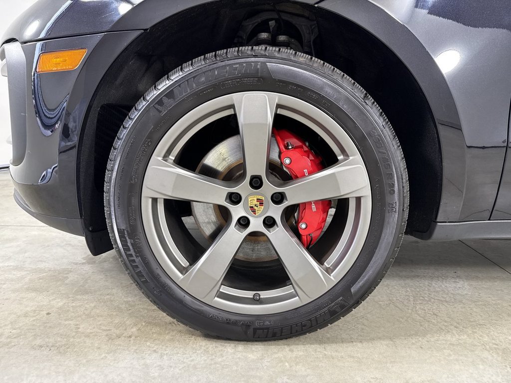 Certified 2022 Porsche Macan S AWD/4WD image 13
