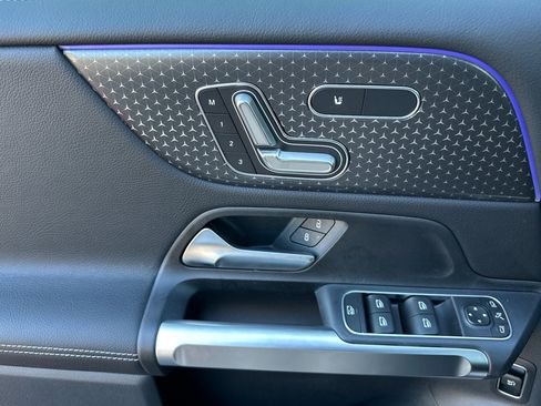 New 2026 Mercedes-Benz GLB 250 4MATIC image 11