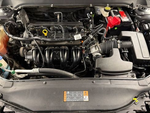 Certified 2017 Ford Fusion SE FWD image 32