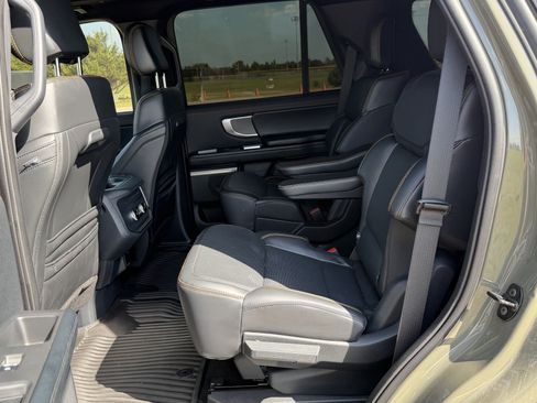 Used 2025 Ford Expedition Tremor AWD/4WD image 27