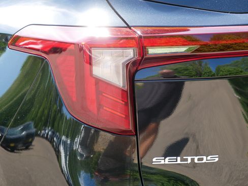Certified 2024 Kia Seltos S AWD/4WD image 17
