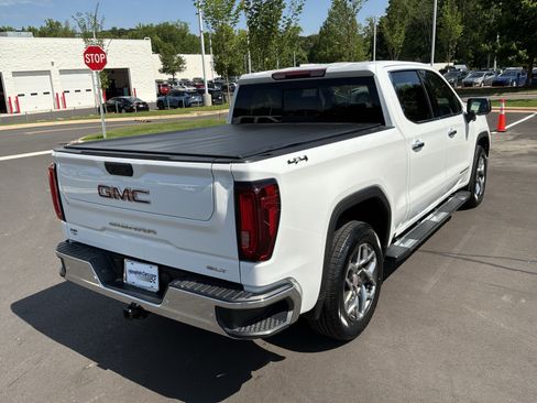 Used 2024 GMC Sierra 1500 SLT w/ SLT Premium Plus Package AWD/4WD image 10