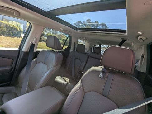 Used 2025 Honda Pilot Elite image 13