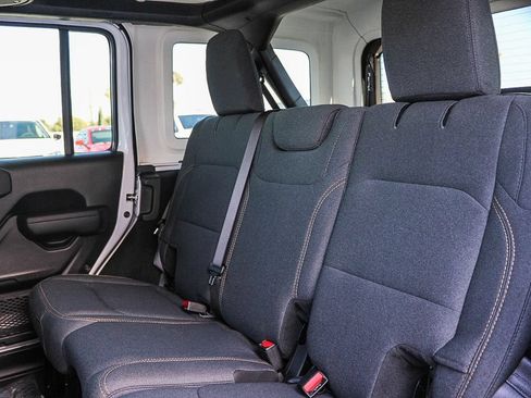Used 2025 Jeep Wrangler Unlimited Sport AWD/4WD image 19