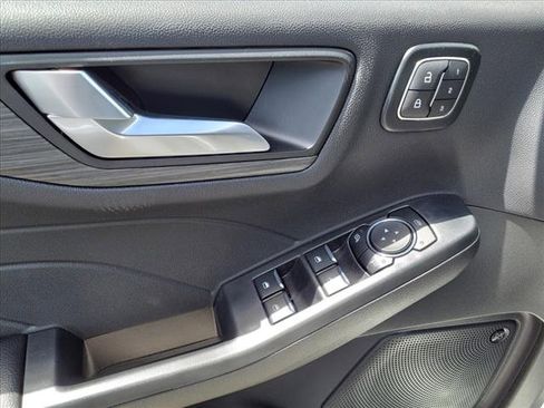 New 2024 Ford Escape SE w/ PHEV Premium Package image 15