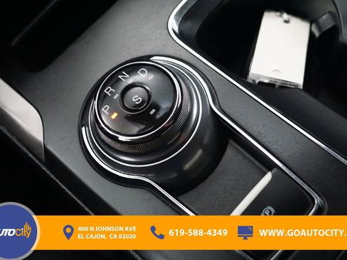 Used 2019 Ford Fusion SE FWD image 25