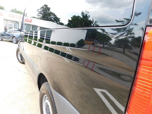 Used 2025 Mercedes-Benz Sprinter 2500 image 10