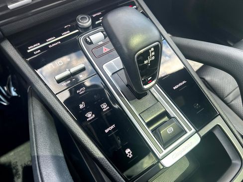 Used 2021 Porsche Cayenne image 16