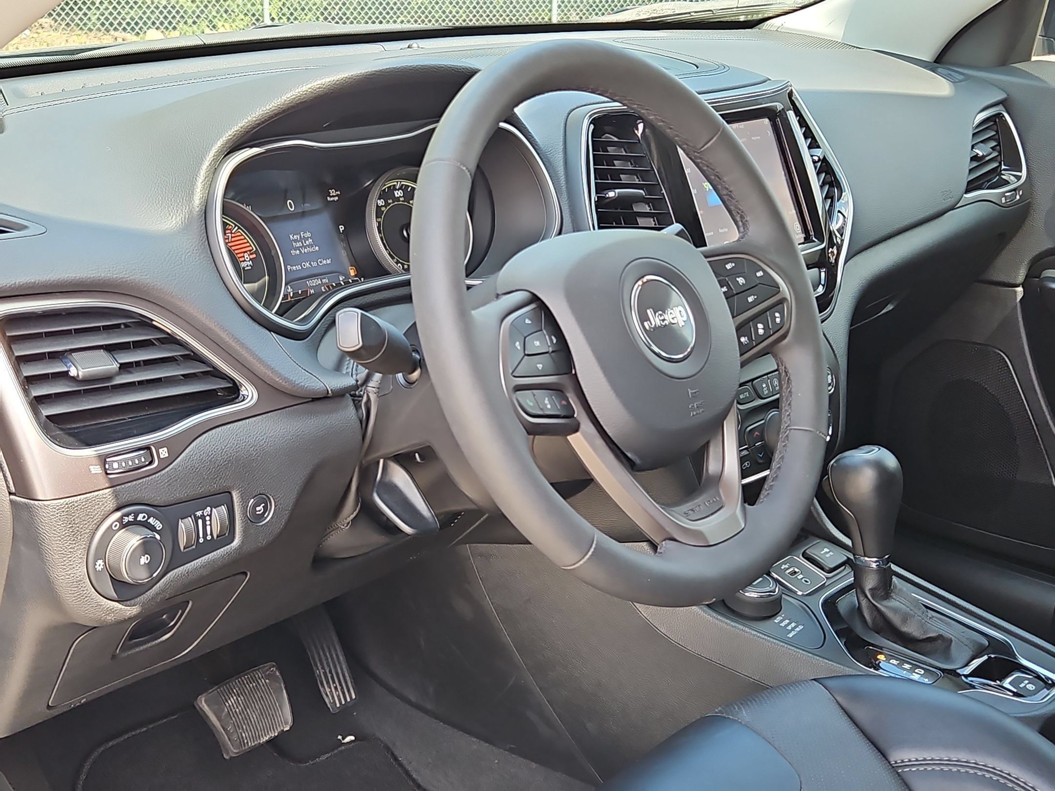 Used 2022 Jeep Cherokee Limited AWD/4WD image 10