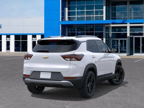 New 2026 Chevrolet TrailBlazer LT w/ Midnight Edition FWD image 4