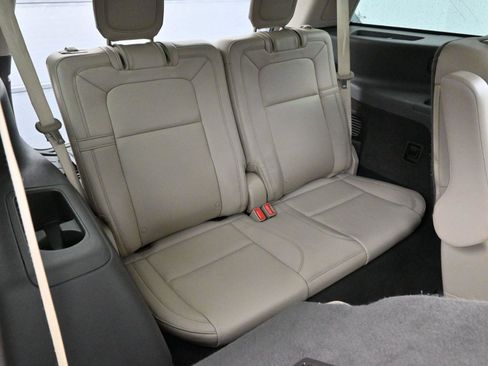 Used 2020 Lincoln Aviator Reserve w/ Equipment Group 202A image 35