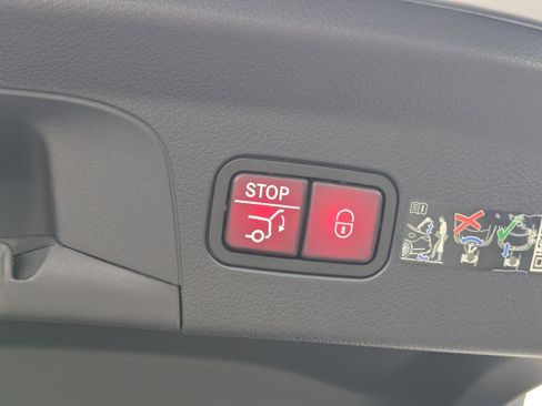 Used 2025 Mercedes-Benz GLE 53 AMG 4MATIC Coupe image 13