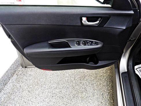 Used 2016 Kia Optima LX image 7