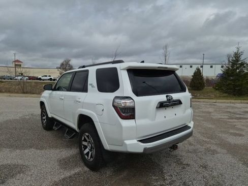 Used 2021 Toyota 4Runner TRD Off-Road Premium w/ Moonroof Package AWD/4WD image 10