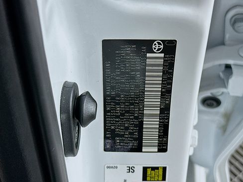 Used 2025 Toyota Corolla LE FWD image 12