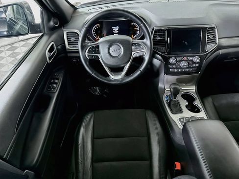 Used 2022 Jeep Grand Cherokee Laredo X AWD/4WD image 4