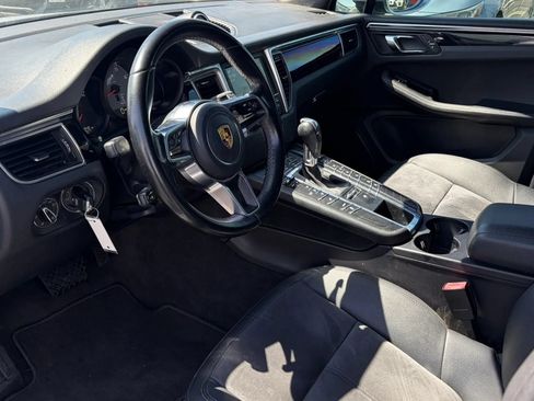 Used 2016 Porsche Macan S w/ Infotainment Package AWD/4WD image 10