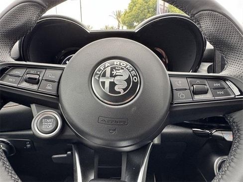 New 2025 Alfa Romeo Tonale w/ Premium Package image 20
