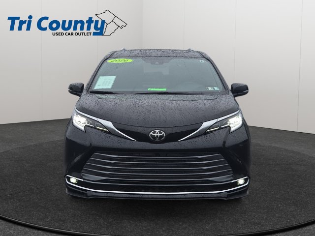 Certified 2026 Toyota Sienna Limited FWD image 2