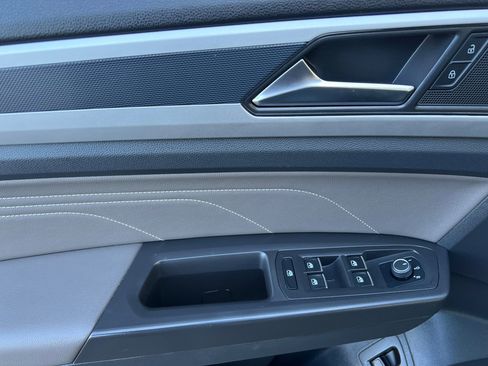 Used 2022 Volkswagen Atlas Cross Sport SEL R-Line image 8