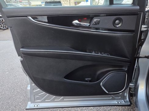 Used 2023 Lincoln Nautilus Reserve w/ Equipment Group 201A image 13