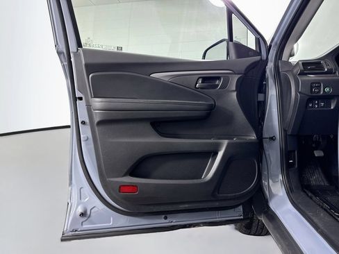Used 2025 Honda Ridgeline Sport image 22