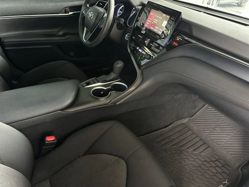 Used 2021 Toyota Camry LE image 14