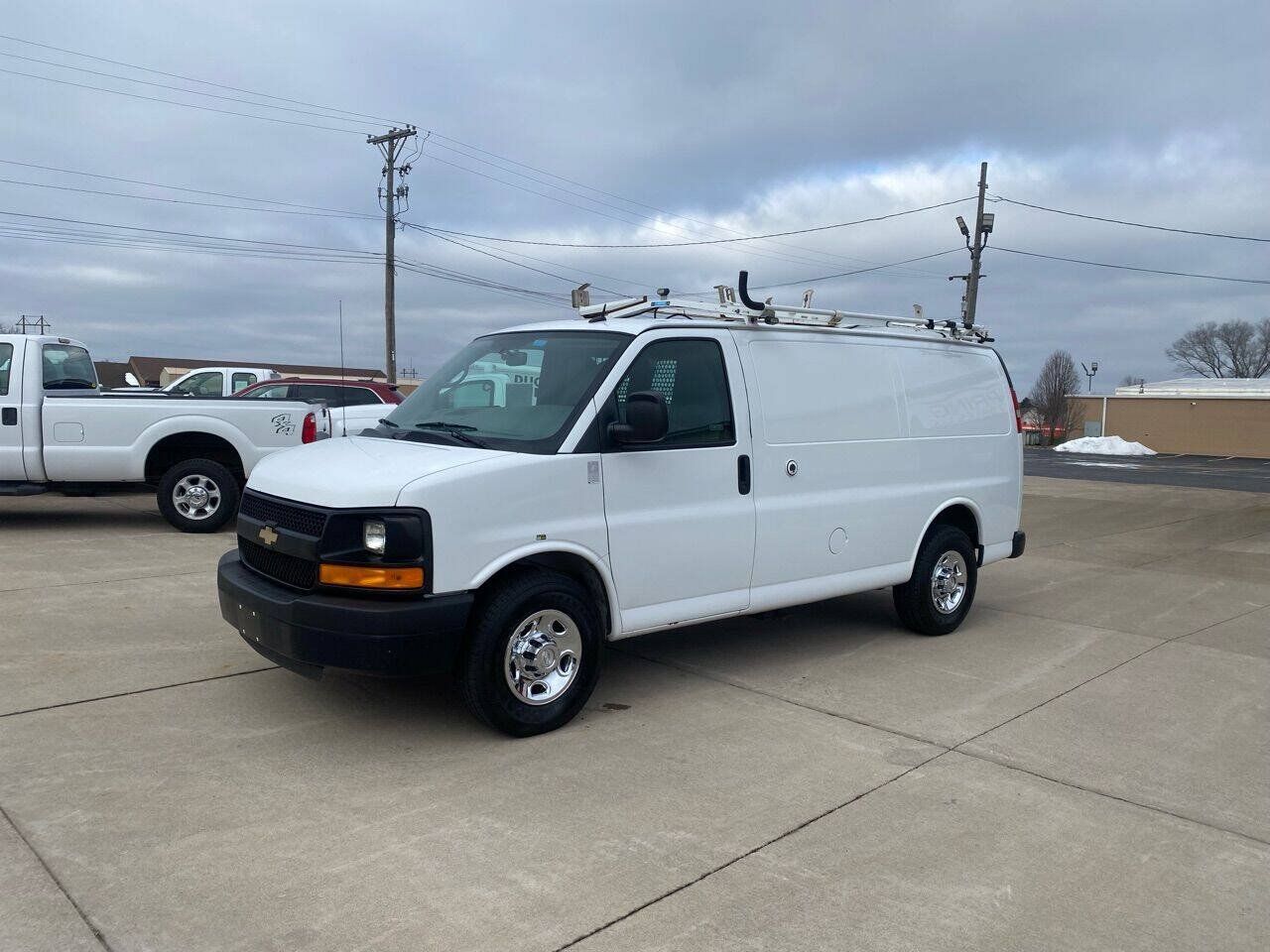 Used 2015 Chevrolet Express 2500 RWD image 3
