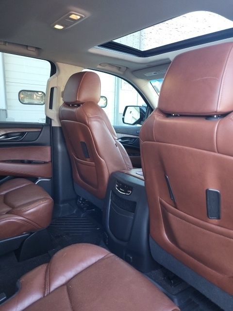Used 2020 Cadillac Escalade Luxury AWD/4WD image 14