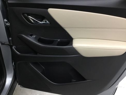 Used 2023 Chevrolet Traverse LT w/ LPO, Cargo Package AWD/4WD image 40