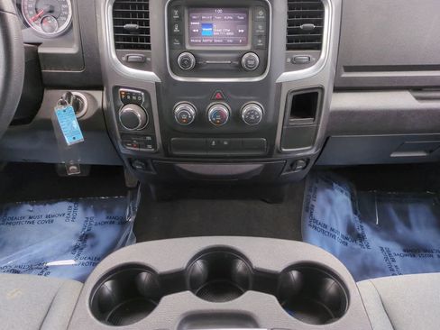 Used 2021 RAM 1500 Classic SLT AWD/4WD image 18