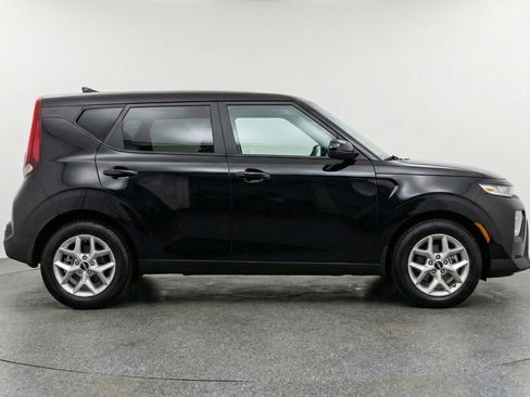 Used 2025 Kia Soul LX w/ LX Technology Package image 11