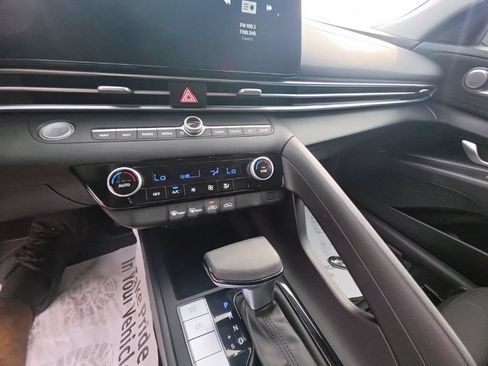 Used 2024 Hyundai Elantra SEL FWD image 20