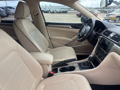 Used 2017 Volkswagen Passat 1.8T SE image 30